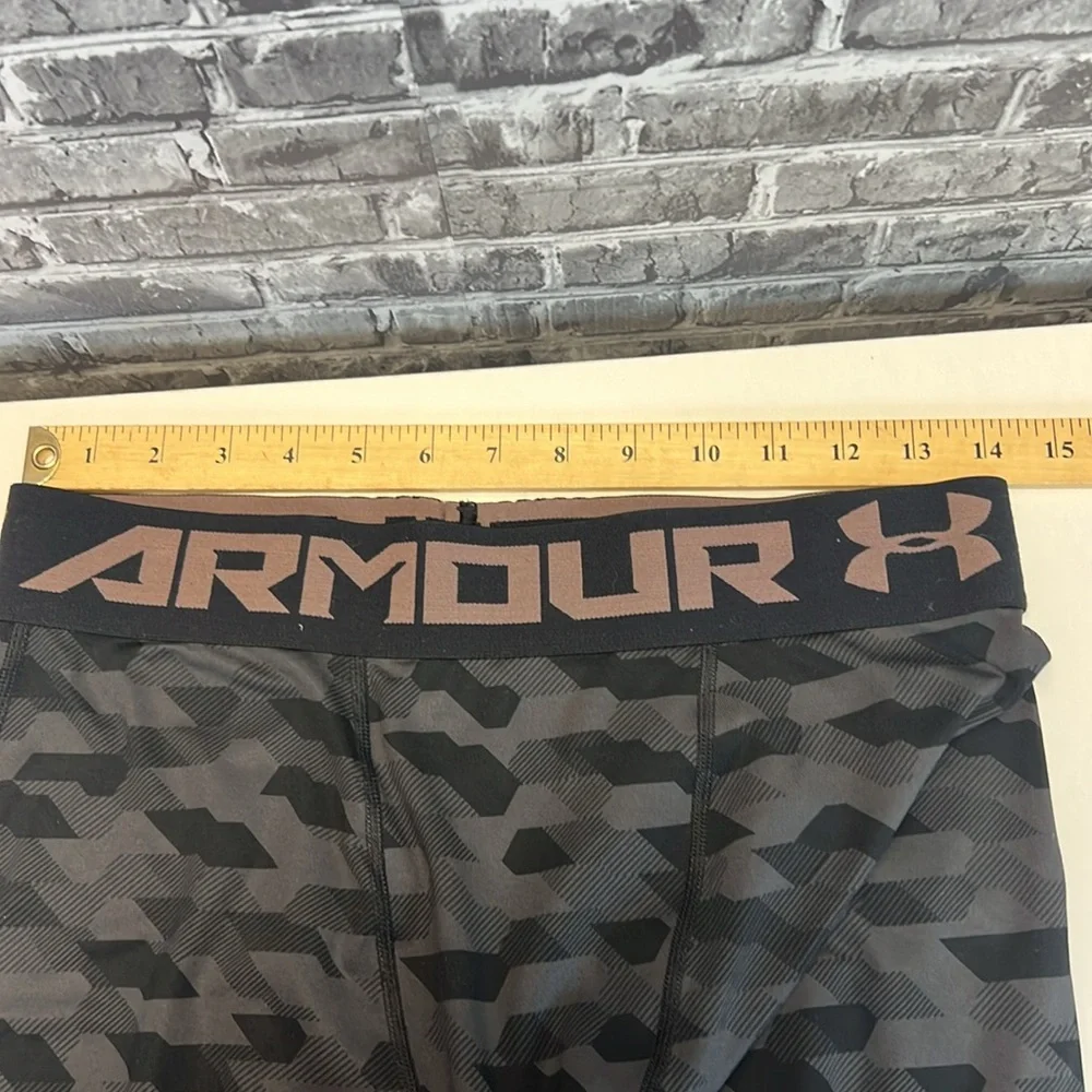 Under Armour compression leggings‎